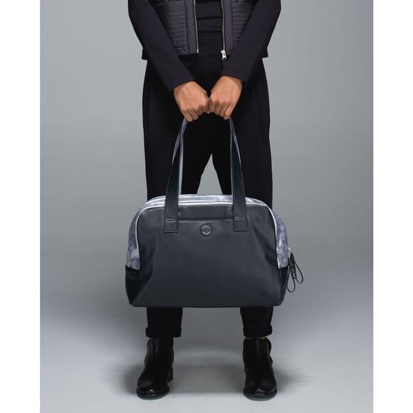 Lululemon Urban Sanctuary Black Silver Metallic Faux Leather Duffel Bag Handbag - Picture 1 of 7